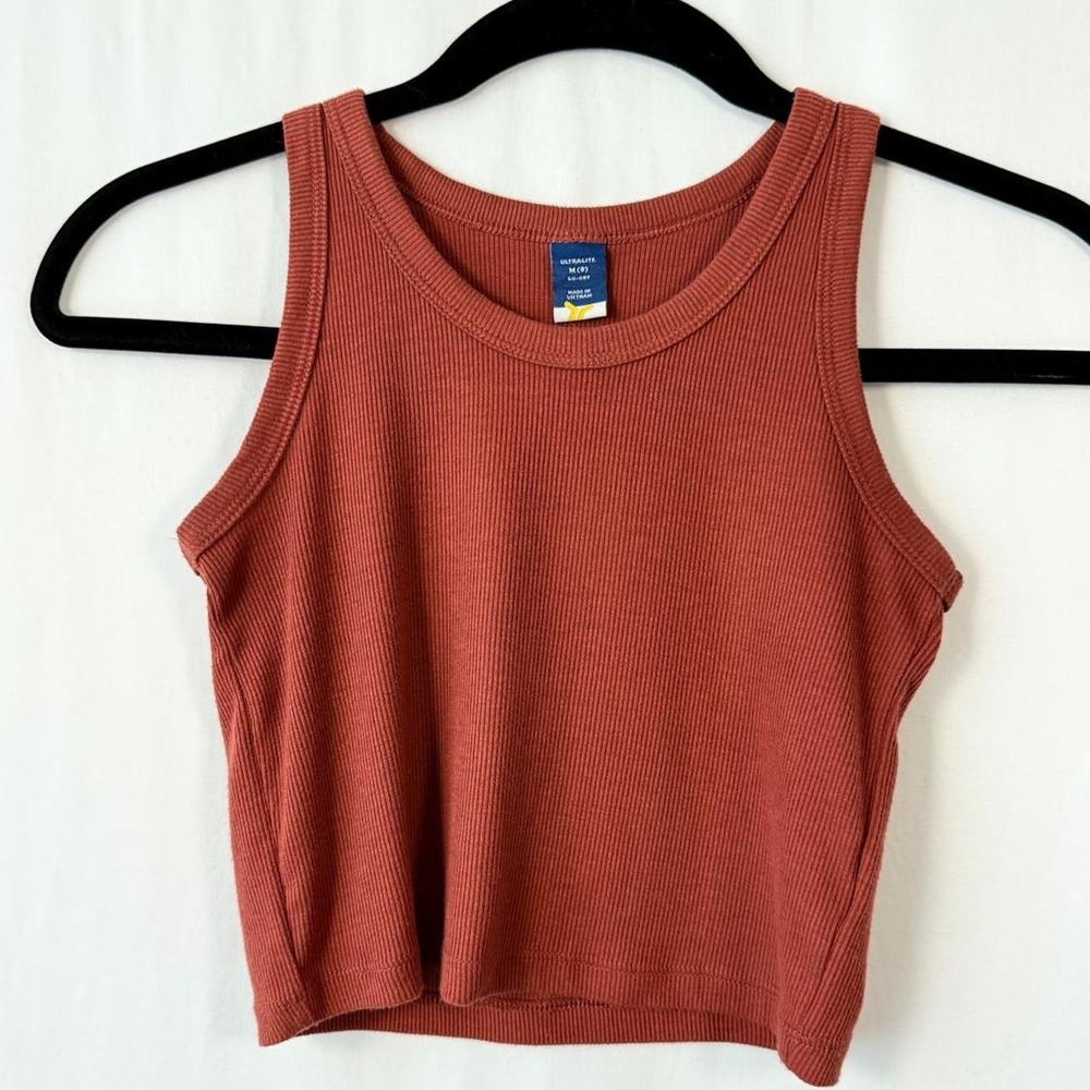Old Navy red/orange ribbed crop tank top in size M